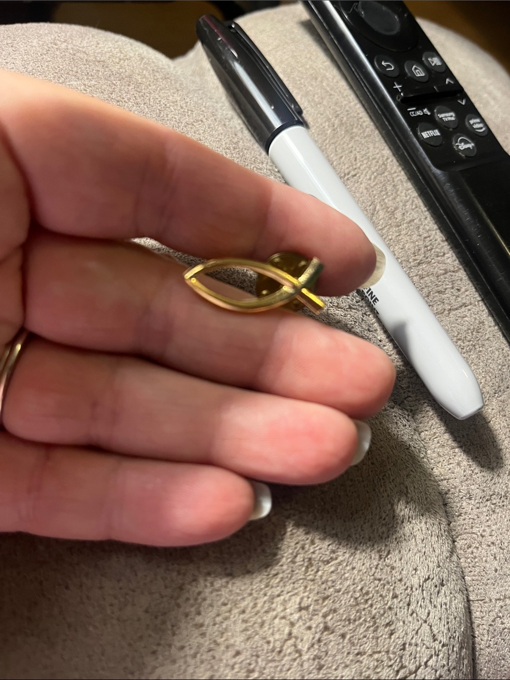 Gold-Tone Fish Symbol pin- Women Jewelry 1923
